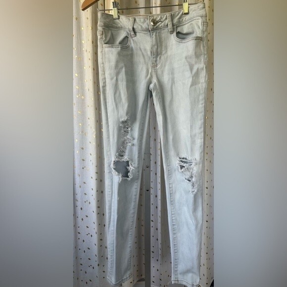 American Eagle Outfitters AEO Super Stretch X Distressed Light Wash Jeggings 6 - Picture 1 of 9